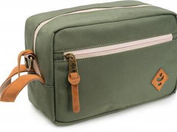 Selling: Revelry Supply The Stowaway Toiletry Kit